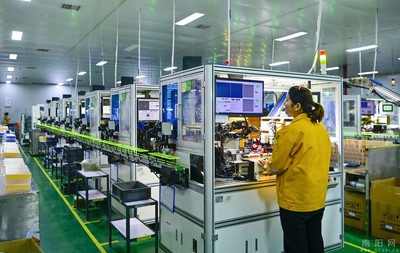 圖說南陽 | 趕訂單 拼生產(chǎn) 銷售電子產(chǎn)品